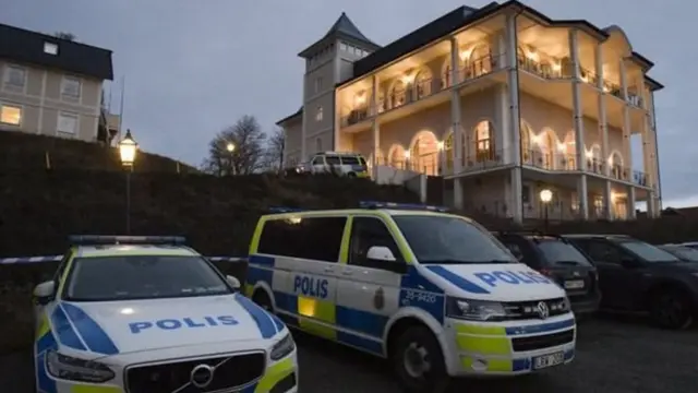 स्वीडन में स्टॉकहोम की इसी इमारत में बातचीत हो रही है.