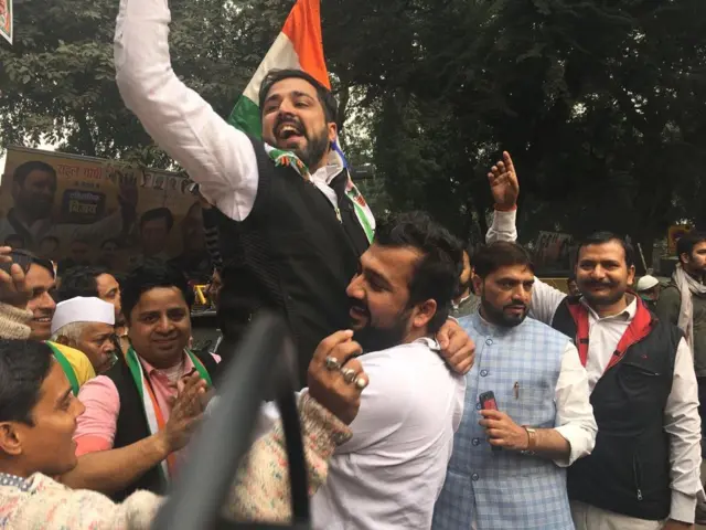 வெற்றி முகத்தில் காங்கிரஸ்: 5 மாநிலங்களில் வெற்றி கொண்டாட்டங்கள்