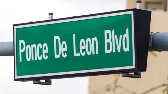 Letrero de la Avenida Ponce de León en Miami