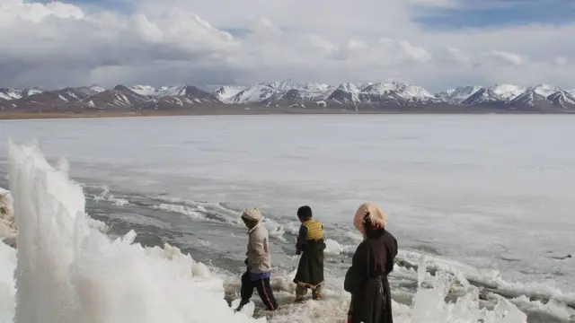 Озеро Намцо