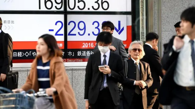 كيف يتجنب موظفون مواجهة رؤسائهم عند تقديم الاستقالة؟