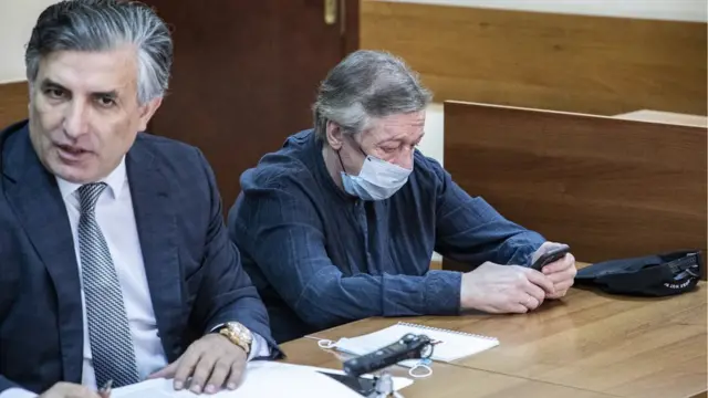 ефремов со своим адвокатом Эльманом Пашаевым