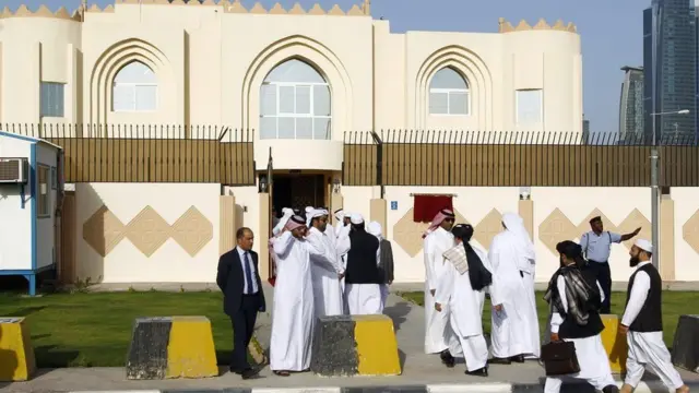 د طالبانو د قطر سیاسي دفتر په ۲۰۱۱ کال د قطر دوحه کې پرانیستل شو