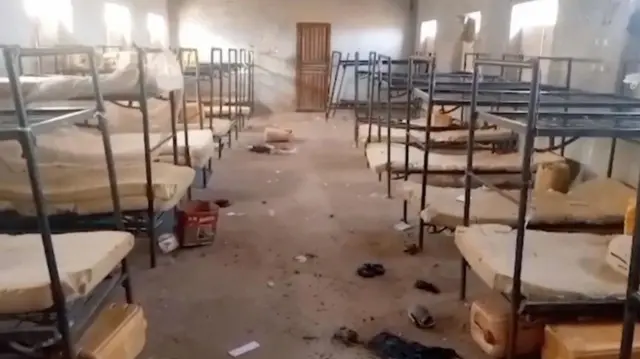 Ezinụlọ ndị eji ụmụaka ha nọ n'ụjọ ugbua dịka ha na-eche ịnụ ozi gbasara ọnọdụ ụmụaka ha nakwa ndị jidere ha