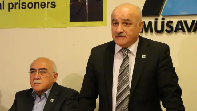 Arif Hacılı (sağda), İsa Qəmbər (solda)