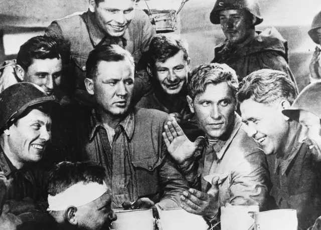 Кадр из фильма "Два бойца"