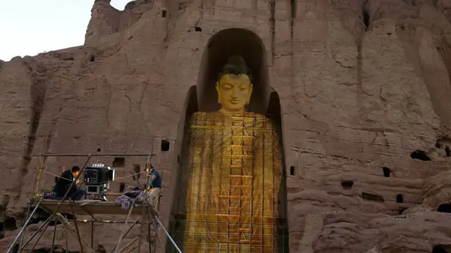 Una proyección de un buda en Bamiyán