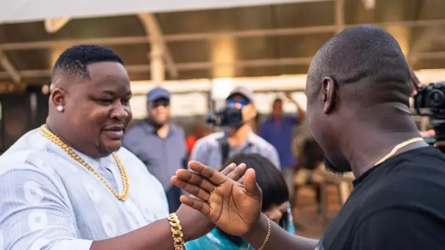 Obi Cubana Oba Anambra: Cubana Chief Priest oga mama burial fotos