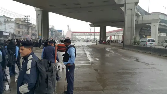 پولیس، دھرنا، فیض آباد