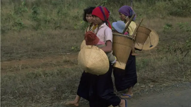 ผู้หญิงในชนเผ่า เอเด ทางตอนกลางของเวียดนาม