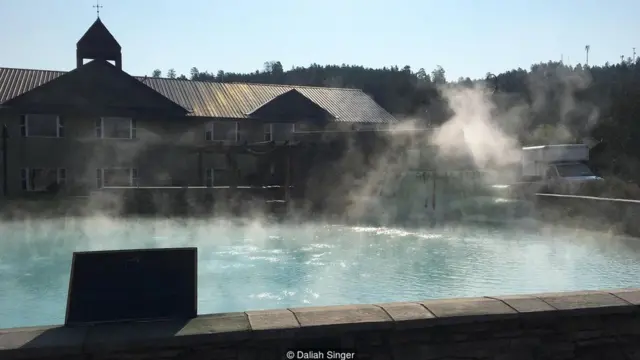 हॉट स्प्रिंग