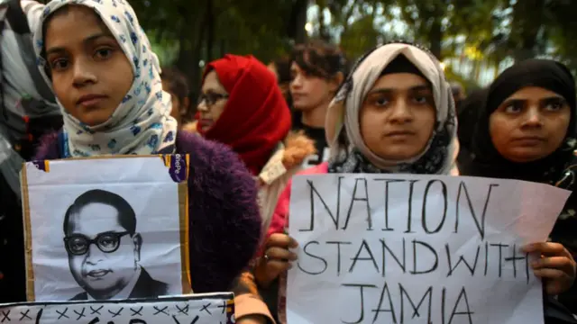 પ્રદર્શનકારીઓની તસવીર