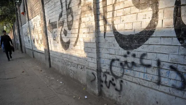 ر