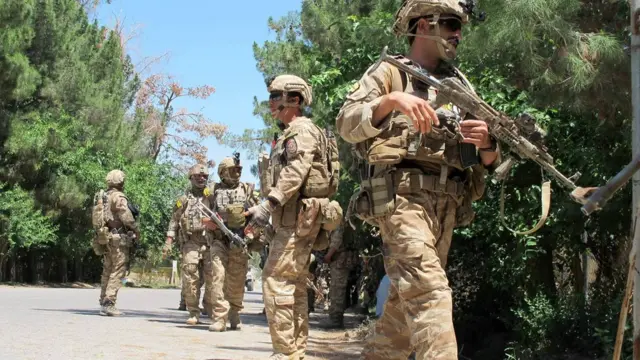 سربازان ارتش