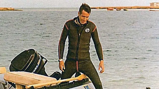 Gad afise ubwato hafi y'ikigwati ca Arous