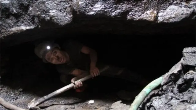 ర్యాట్ హోల్ మైన్