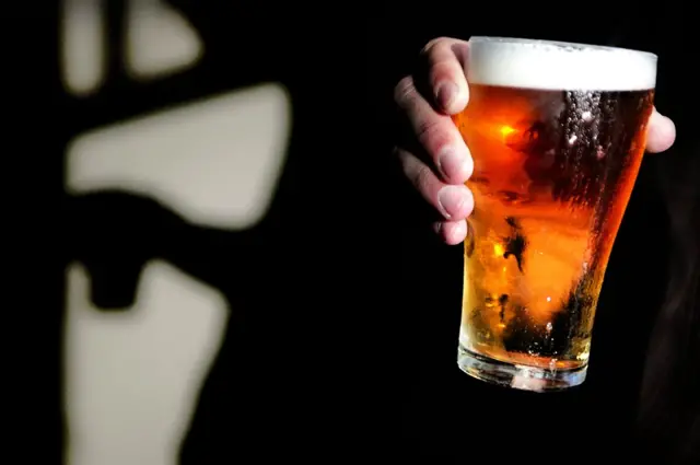 பொள்ளாச்சி: பண்ணை வீட்டில் கோகைன் போதைபொருள் பயன்படுத்திய மாணவர்கள்