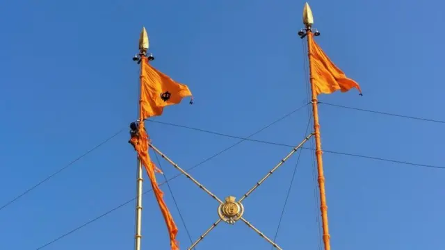 ਨਿਸ਼ਾਨ ਸਾਹਿਬ ਧਾਰਮਿਕ ਚਿੰਨ੍ਹ ਹੈ ਅਤੇ ਹਰ ਗੁਰਦਆਰਾ ਸਾਹਿਬ ਜਾਂ ਸਿੱਖ ਇਤਿਹਾਸ ਨਾਲ ਜੁੜੀਆਂ ਥਾਵਾਂ ਉੱਤੇ ਸਥਾਪਿਤ ਹੁੰਦਾ ਹੈ।