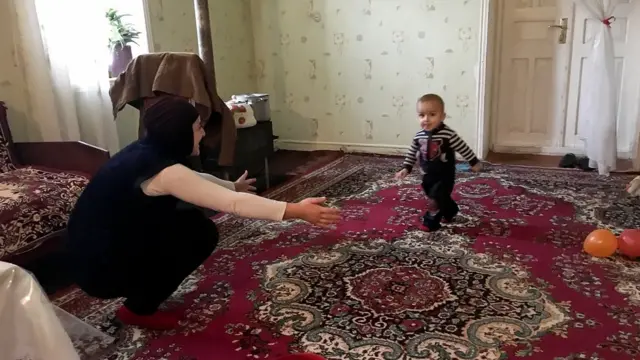 ərə gedən bir uşaq erkən evliliklər