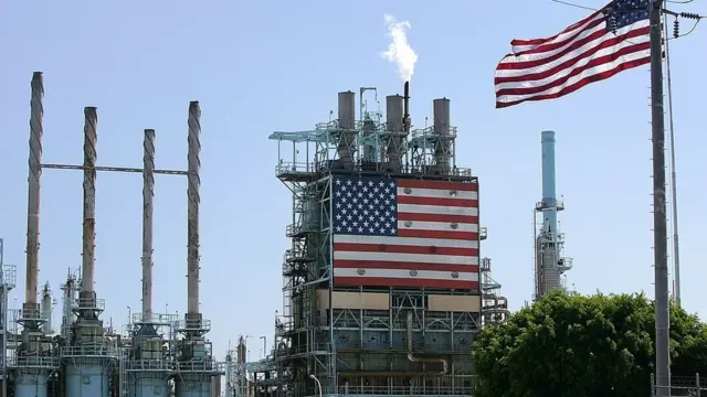 तेल रिफायनरी