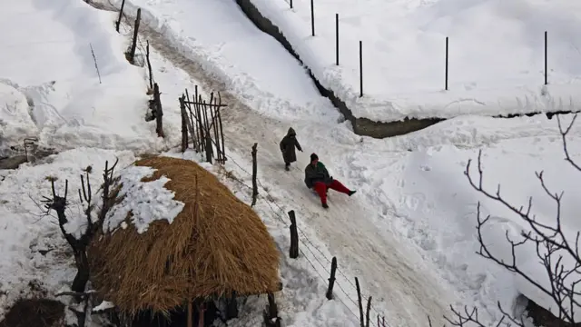 د هند تر ولکې کشمیر لاندې جمو او کشمیر سرینګر