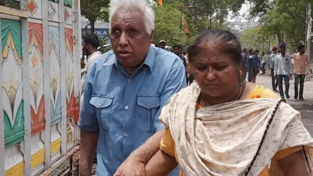 लेबर कॉलनी पाडकाम