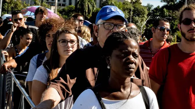 صورة للمشيعين