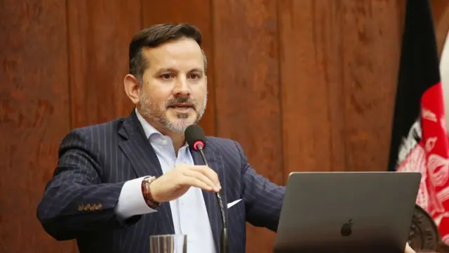 آقای احمدی بتازگی به عنوان سرپرست بانک مرکزی گماشته شده است