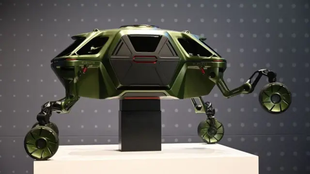 کانسپت جدید هیوندای علاوه بر چرخ، چهار پای رباتیک دارد