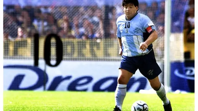 ২০০১ সালে দিয়েগো ম্যারাডোনা