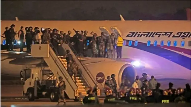 চট্টগ্রামে বিমানে অভিযান চালানোর পরের দৃশ্য