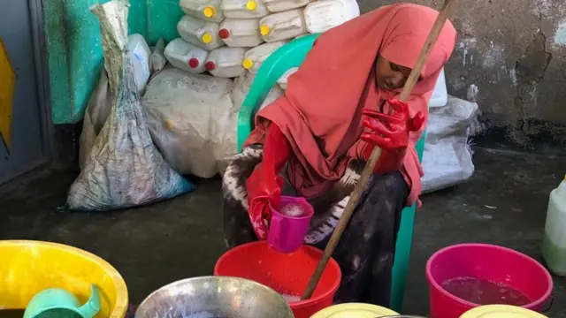 Dumar kale ayaa iminka ka barata Rowdo sida Shaambada loo sameeyo