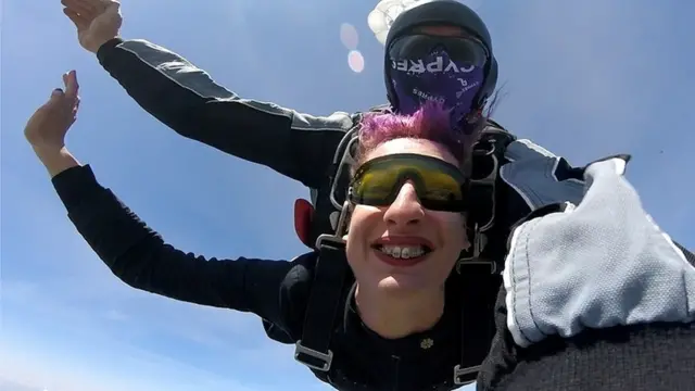 Искуство хроничног бола је страшно исцрпљујуће и чини да сам уморнија, мање толерантна, тужна, забринта, узнемирена - стално