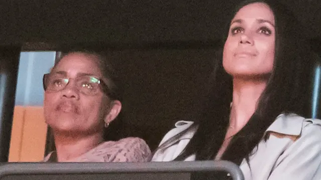 Меган с матерью