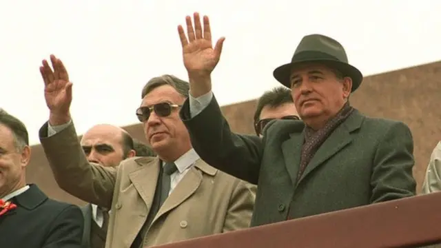 Көшеде пісіп-жетілген әйелді азғырып, трахниялаған. Қатты жаңбыр туралы порно видеолар