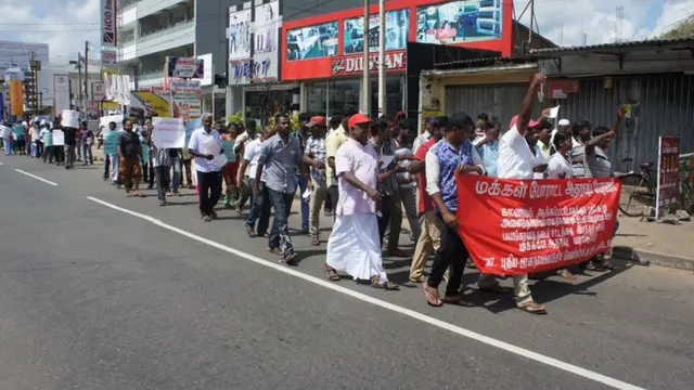 வவுனியா நகர வீதிகளில் ஆர்ப்பாட்டப் பேரணி