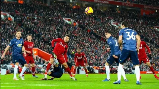 منچستر یونایتد (آبی) و لیورپول (قرمز) جزو ده تیم باشگاه ثروتمند این فهرست هستند