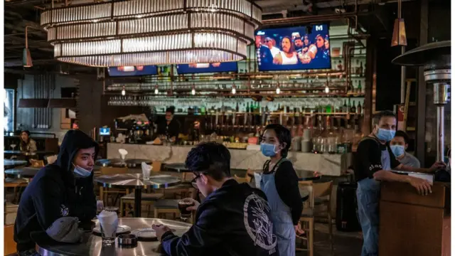 政府研究推出禁酒令，预料将令酒吧生意雪上加霜。