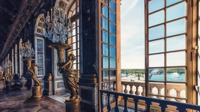 Galeria dos Espelhos do Palácio de Versalhes