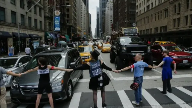 ट्रंप के विरोध में प्रदर्शन