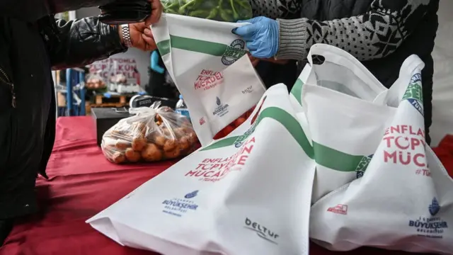 Tanzim satış yerinde bez torbalar