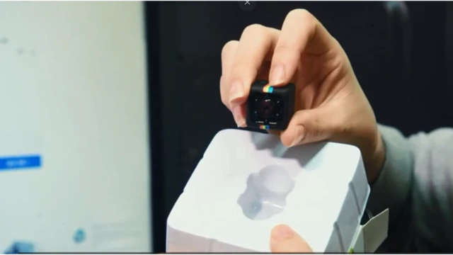 মিনি ক্যামেরা।