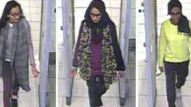 গ্যাটউইক বিমানবন্দরের সিসিটিভিতে : তিন স্কুল ছাত্রী খাদিজা সুলতানা (বাঁয়ে), শামিমা ও আমিরা আবাসি (ডানে)।