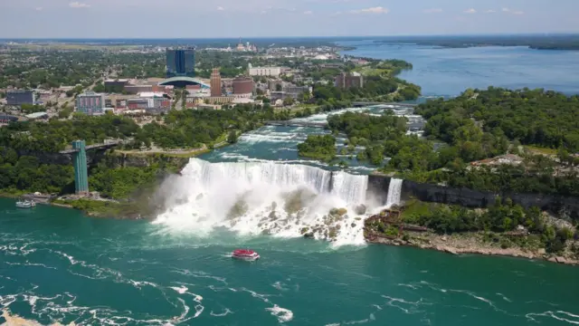 Vista aérea de las Cataratas del Niágara.