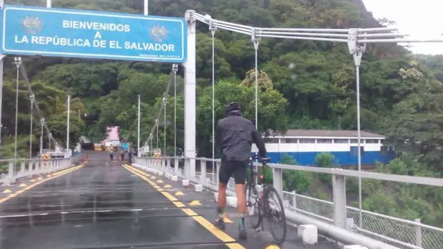 Carlos Santamaría en El Salvador