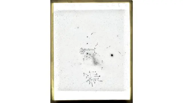 يُظهر هذا اللوح "سحابة ماغلان الصغرى"