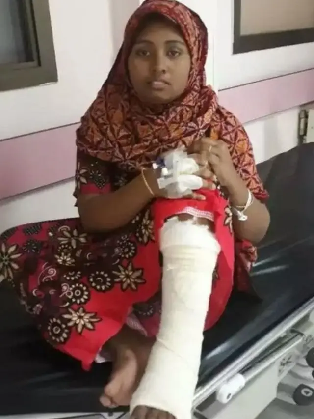 সৌদিতে যে বাড়িতে কাজ করতেন যাত্রাবাড়ীর তানিয়া সেখানে পিটিয়ে তার পা ভেঙে দেয়া হয়।