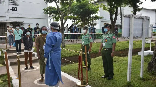 တပ်မတော်က ကွာရန်တင်းစင်တာတွေဖွင့်ထား