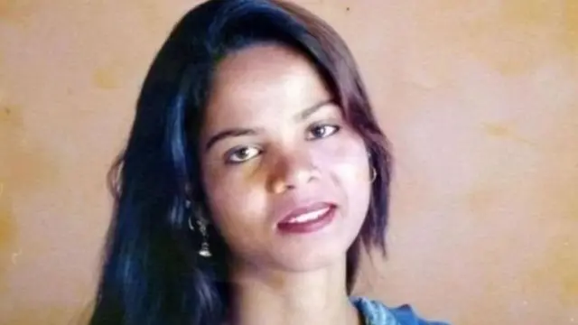 પાકિસ્તાની સુપ્રીમ કોર્ટ દ્વારા ઈશનિંદાના આરોપમાંથી મુક્ત થયા બાદ પાકિસ્તાન આસિયા બીબીએ દેશ છોડી દીધો હતો