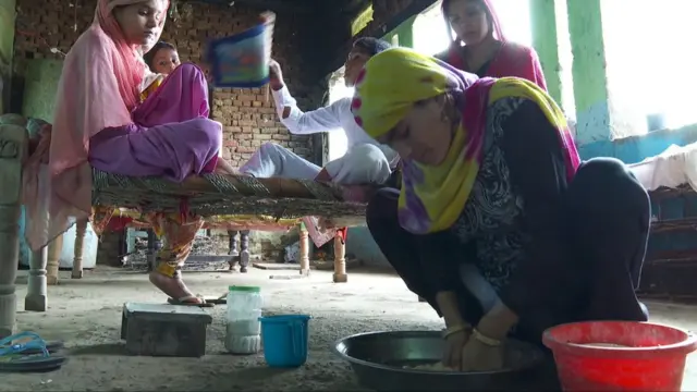 खाना बनाने की तैयारी